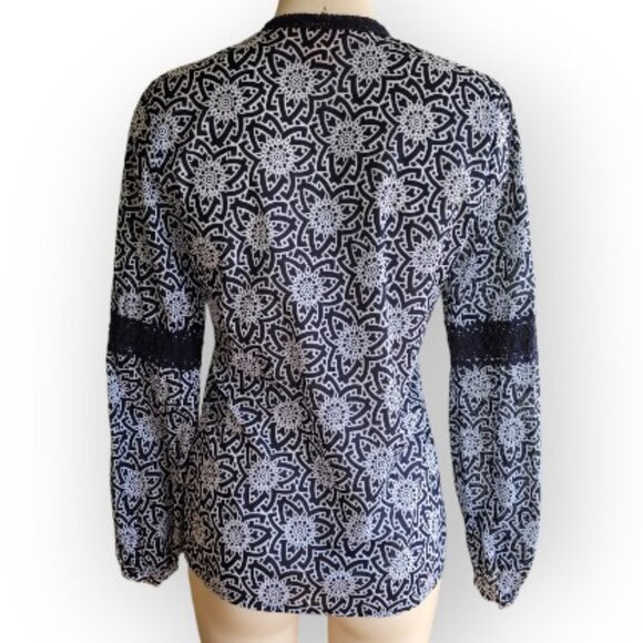 Tory Burch cotton geometric print l/s tie-neck blouse in Navy | in size 8 | - Picture 4 of 9